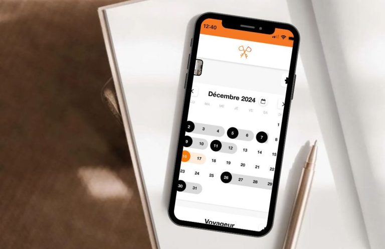 Téléphone affichant un calendrier avec des dates sélectionnées.